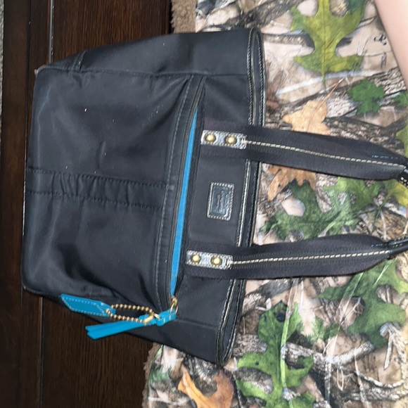 Black Coach Purse used but in good condition. - Picture 6 of 6